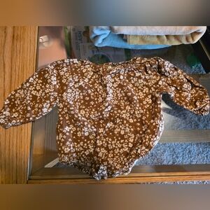 Rylee + Cru Tan and White Floral Top